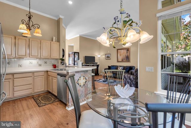 17 FOUNTAIN VIEW DR, Barnegat, NJ 08005