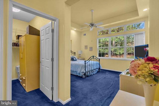 17 FOUNTAIN VIEW DR, Barnegat, NJ 08005