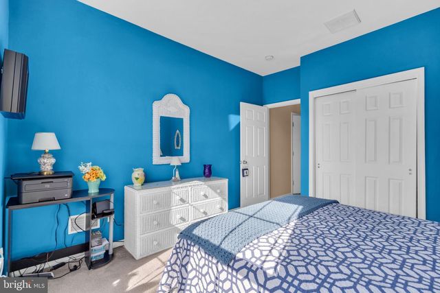 17 FOUNTAIN VIEW DR, Barnegat, NJ 08005