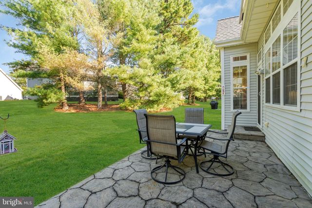 17 FOUNTAIN VIEW DR, Barnegat, NJ 08005