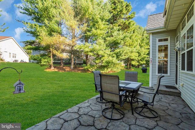 17 FOUNTAIN VIEW DR, Barnegat, NJ 08005