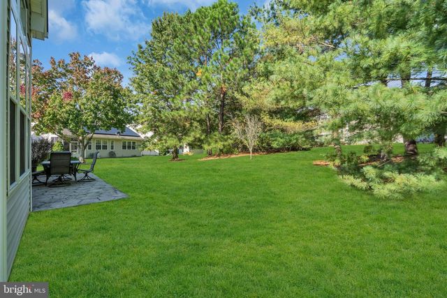 17 FOUNTAIN VIEW DR, Barnegat, NJ 08005