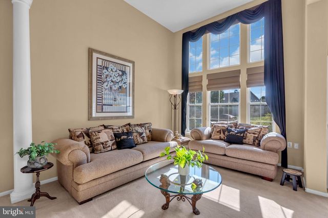 17 FOUNTAIN VIEW DR, Barnegat, NJ 08005