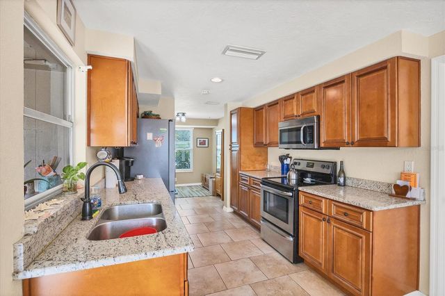 426 CANTERBURY ROAD, Venice, FL 34293