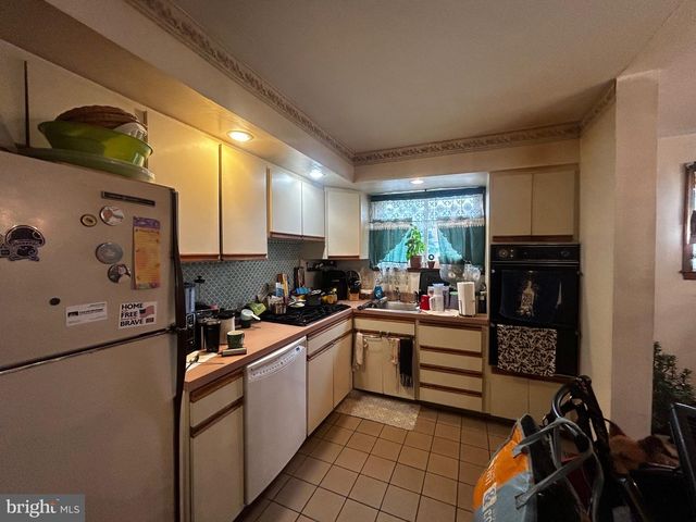 826 AVON RD, Philadelphia, PA 19116