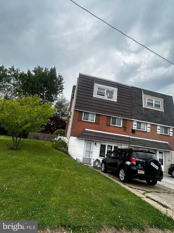 826 AVON RD, Philadelphia, PA 19116