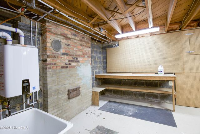 365 E New Jersey Avenue, Southern Pines, NC 28387