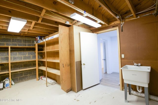 365 E New Jersey Avenue, Southern Pines, NC 28387