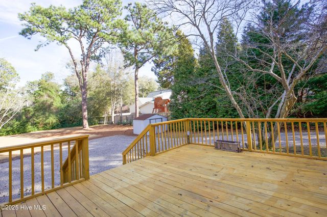 365 E New Jersey Avenue, Southern Pines, NC 28387