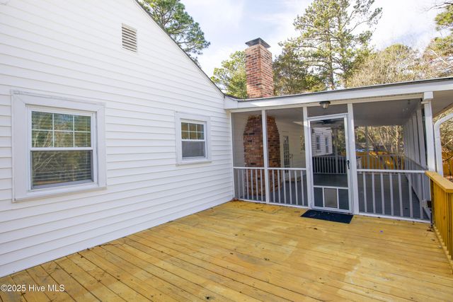 365 E New Jersey Avenue, Southern Pines, NC 28387