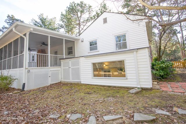 365 E New Jersey Avenue, Southern Pines, NC 28387