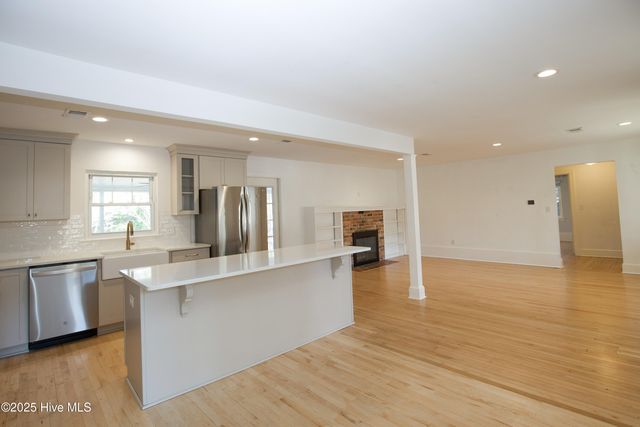 365 E New Jersey Avenue, Southern Pines, NC 28387