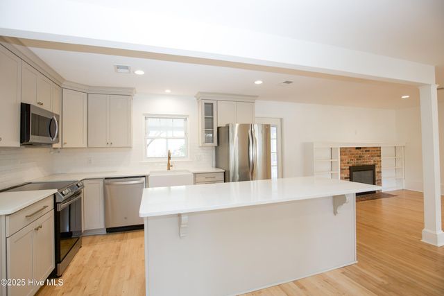 365 E New Jersey Avenue, Southern Pines, NC 28387