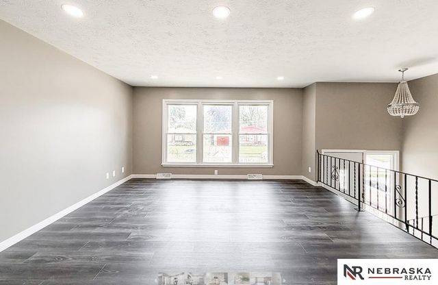 5508 Grand Avenue, Omaha, NE 68104