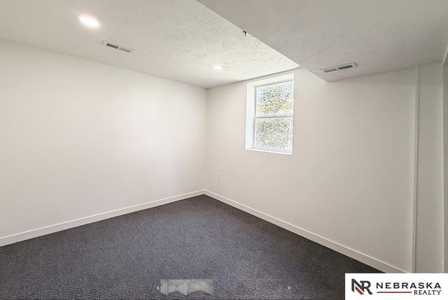 5508 Grand Avenue, Omaha, NE 68104