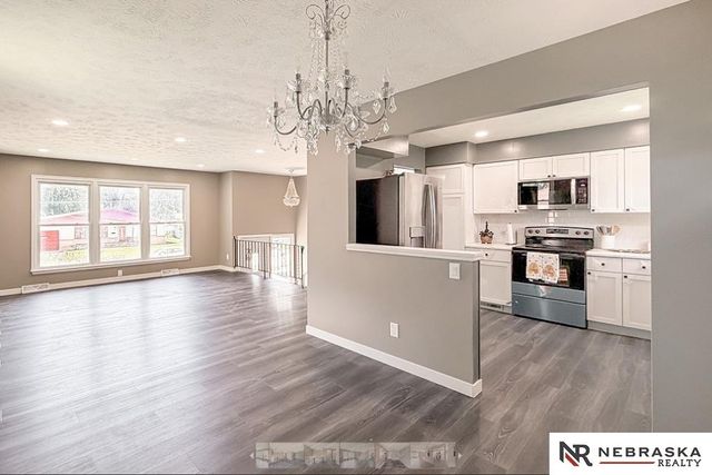 5508 Grand Avenue, Omaha, NE 68104