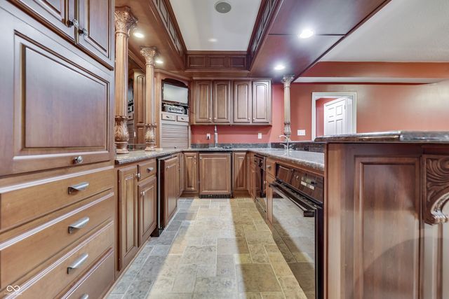 4261 W Stones Crossing Road, Greenwood, IN 46143