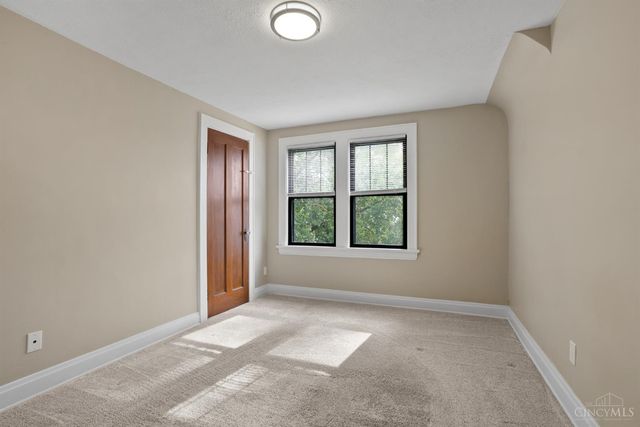 3721 Kessen Avenue, Cheviot, OH 45211