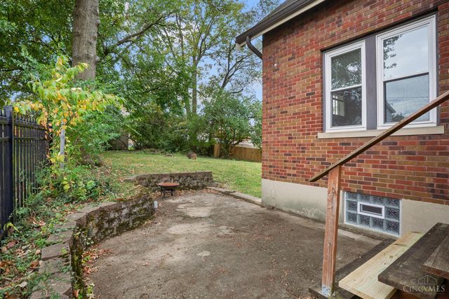 3721 Kessen Avenue, Cheviot, OH 45211