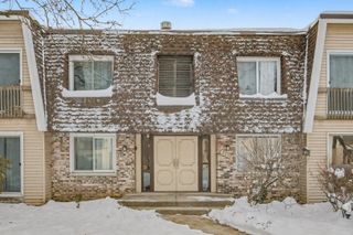 2932 Roberts Drive 7, Woodridge, IL 60517