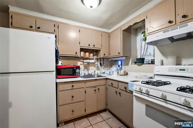 52 Tremont Terrace, Irvington, NJ 07111