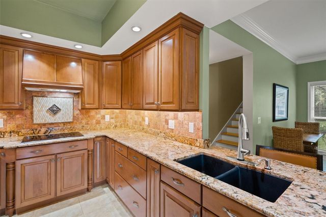 3233 W PARKLAND BOULEVARD, Tampa, FL 33609