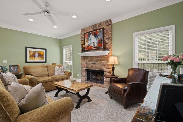 3233 W PARKLAND BOULEVARD, Tampa, FL 33609