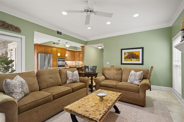 3233 W PARKLAND BOULEVARD, Tampa, FL 33609