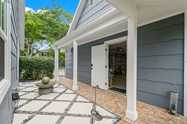 3233 W PARKLAND BOULEVARD, Tampa, FL 33609