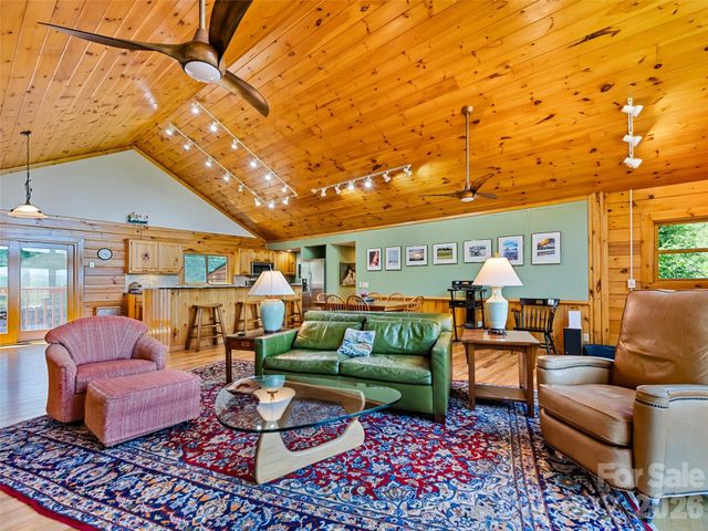 970 Campbell Mountain Drive, Waynesville, NC 28785