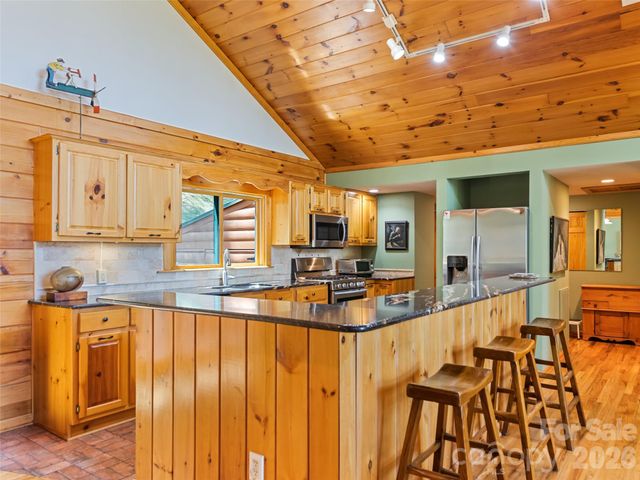 970 Campbell Mountain Drive, Waynesville, NC 28785