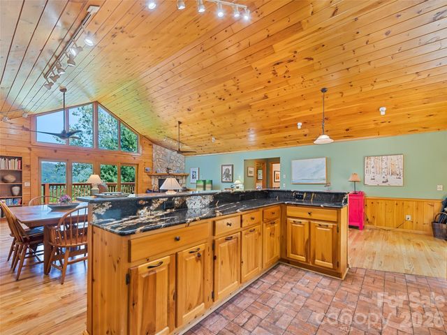 970 Campbell Mountain Drive, Waynesville, NC 28785