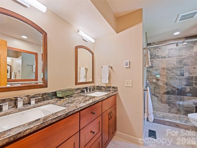 970 Campbell Mountain Drive, Waynesville, NC 28785
