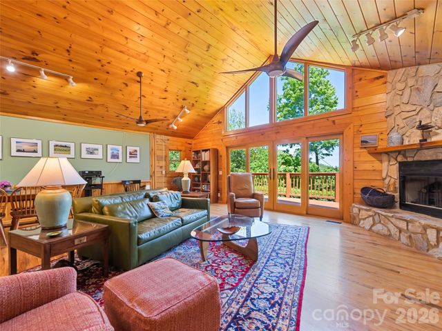 970 Campbell Mountain Drive, Waynesville, NC 28785