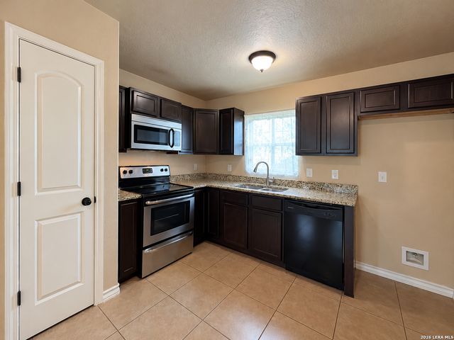 1221 N Navidad St Unit 1, San Antonio, TX 78207