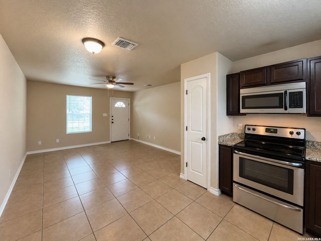 1221 N Navidad St Unit 1, San Antonio, TX 78207