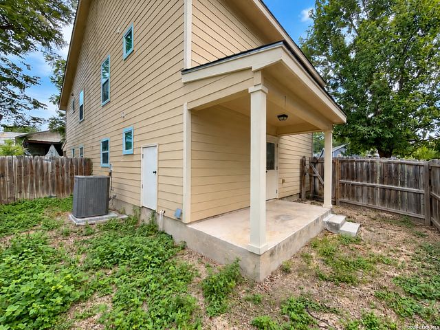 1221 N Navidad St Unit 1, San Antonio, TX 78207