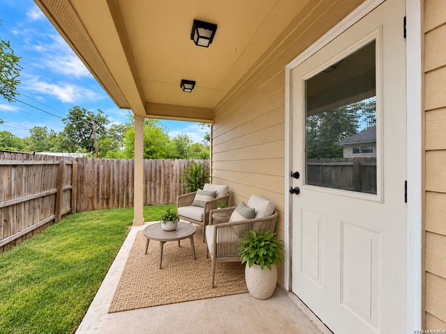 1221 N Navidad St Unit 1, San Antonio, TX 78207