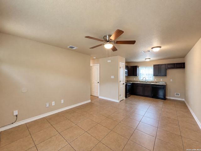 1221 N Navidad St Unit 1, San Antonio, TX 78207