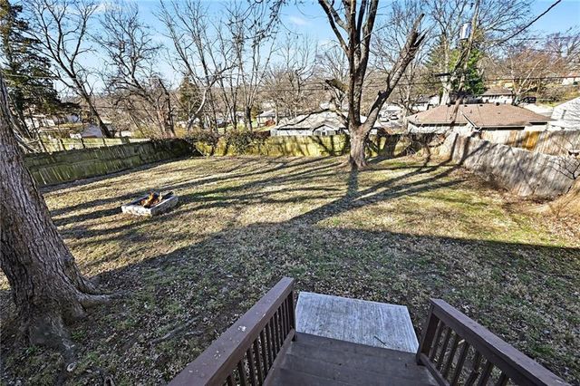 2720 N 52nd Street, Kansas City, KS 66104