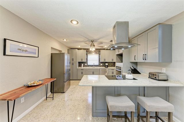 6000 BAYOU GRANDE BOULEVARD NE, St Petersburg, FL 33703