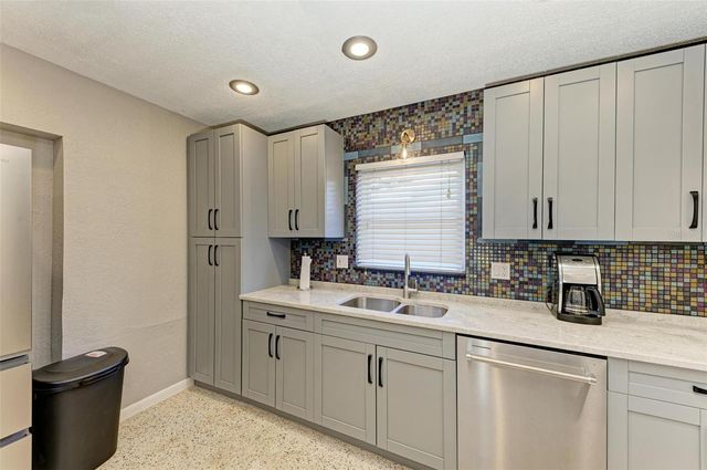 6000 BAYOU GRANDE BOULEVARD NE, St Petersburg, FL 33703