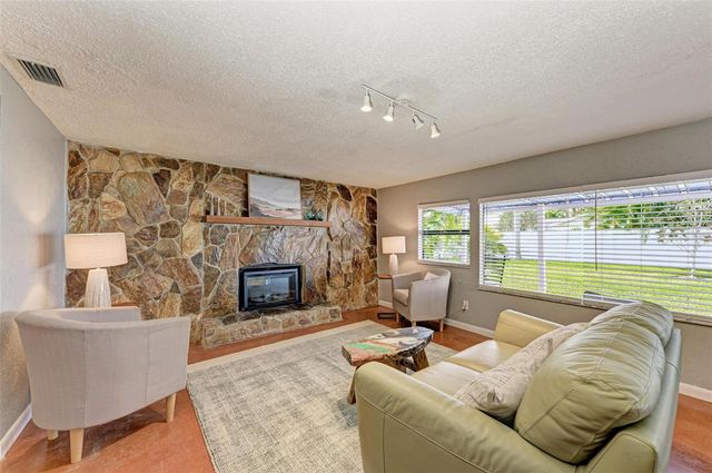 6000 BAYOU GRANDE BOULEVARD NE, St Petersburg, FL 33703