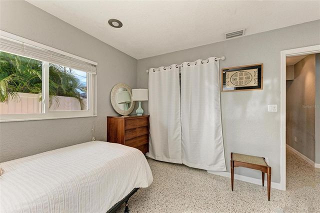 6000 BAYOU GRANDE BOULEVARD NE, St Petersburg, FL 33703