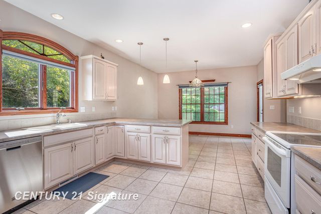 6893 Wild Pine Circle Circle, Saginaw, MI 48603