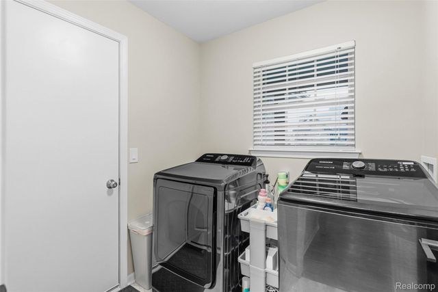 6158 Lismore Circle, Grand Blanc Charter Township, MI 48439