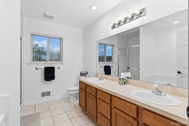 6158 Lismore Circle, Grand Blanc Charter Township, MI 48439
