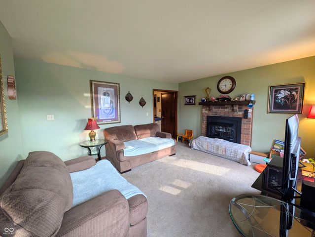 1905 Vinewood Drive, Columbus, IN 47203