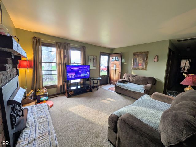 1905 Vinewood Drive, Columbus, IN 47203