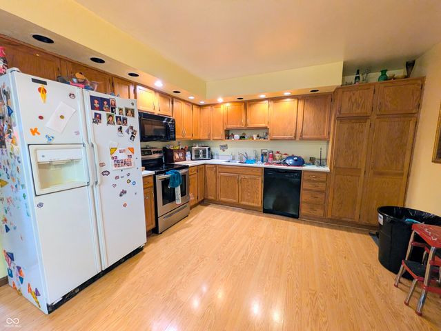 1905 Vinewood Drive, Columbus, IN 47203